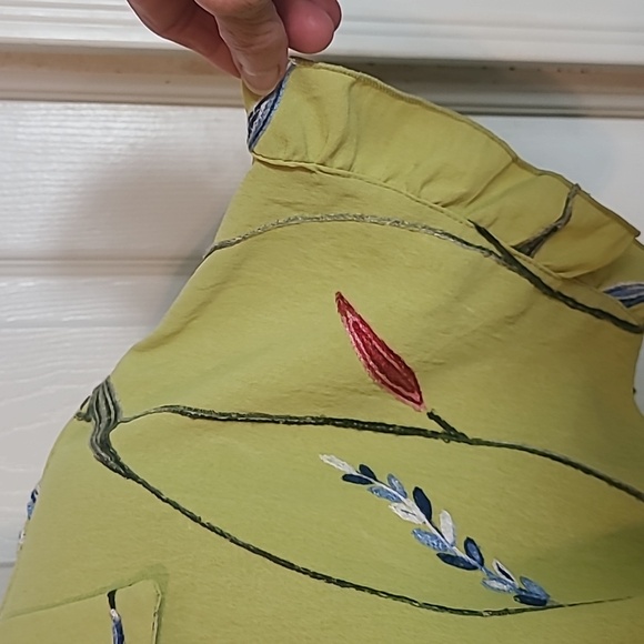 Kindred Embroidered Blouse - Picture 3 of 12